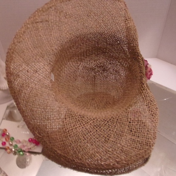 Flower Straw Hat. Pos3 - Picture 2 of 5